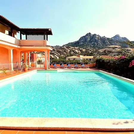 Apartment Pool, Parking And Wi-fi In 6 Pax Porto Cervo