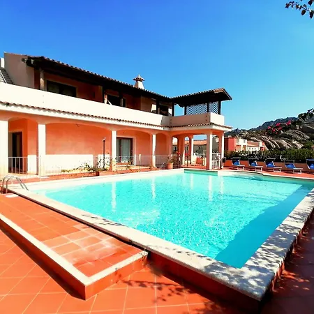 Pool, Parking And Wi-fi In 6 Pax