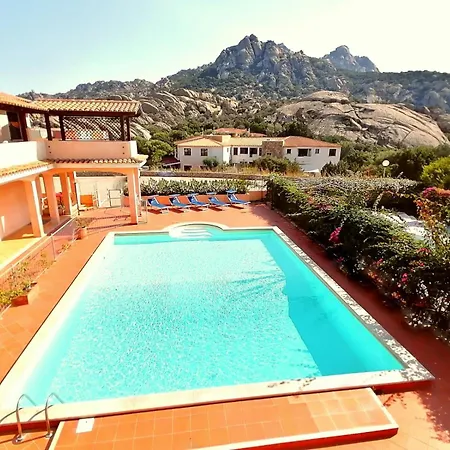 Pool, Parking And Wi-fi In 6 Pax