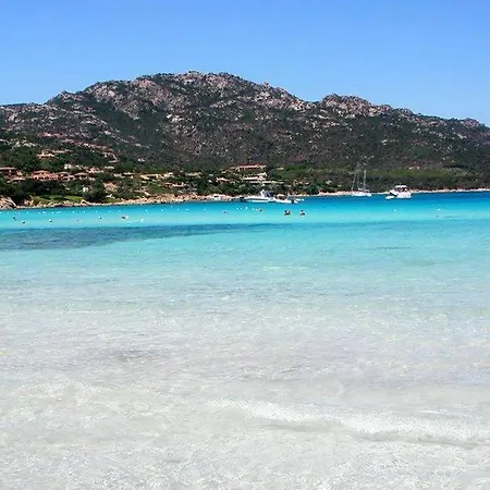 Porto Cervo Sleeps 6 - Pool, Parking & Wifi - By Coral Property דירה *